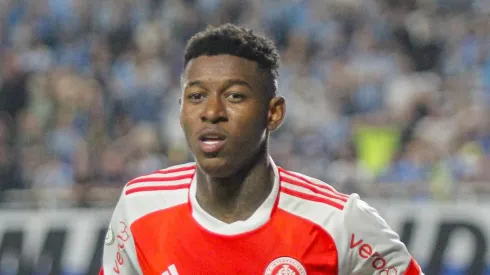 Vitão deve ficar no Internacional.