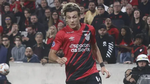 PR – CURITIBA – 15/08/2024 – COPA SUL-AMERICANA 2024, ATHLETICO-PR X BELGRANO – Canobbio jogador do Athletico-PR durante partida contra o Belgrano no estadio Arena da Baixada pelo campeonato Copa Sul-Americana 2024. Foto: Gabriel Machado/AGIF