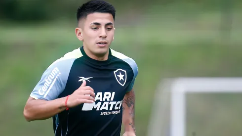 Almada. Treino do Botafogo, Esoaco Lonier. 09 de Julho de 2023, Rio de Janeiro, RJ, Brasil. Jogador foi elogiado por astro brasileiro