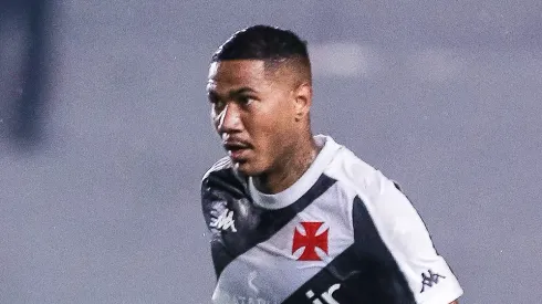 Zé Gabriel, reforço do Coritiba, atuando no Vasco em 2024