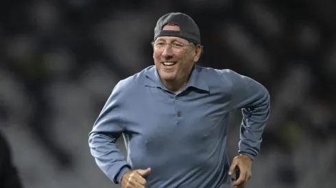 John Textor, dono do Botafogo, após partida contra o Palmeiras no Nilton Santos, pela Copa Libertadores.