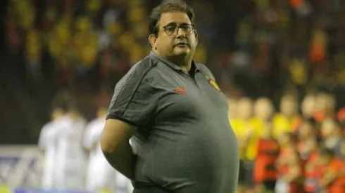 Guto Ferreira, técnico do Sport, durante partida contra o São Bento na Ilha do Retiro, em sua primeira passagem pelo Sport.