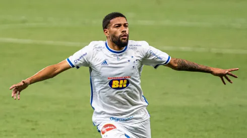 Machado durante confronto contra a Ponte Preta na Série B de 2020.