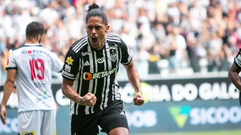 Mauricio Lemos jogador do Atletico-MG comemora seu gol durante partida contra o Democrata no estadio Arena MRV pelo campeonato Mineiro 2024. Foto: Fernando Moreno/AGIF
