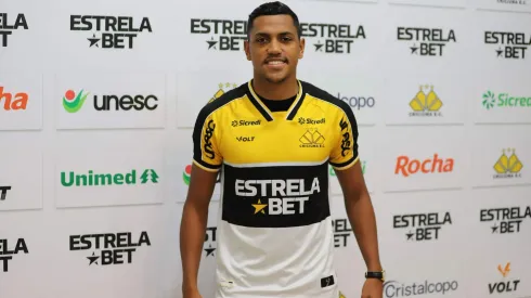 Foto: Divulgação/Criciúma - Pedro Rocha em apresentação no Criciúma.