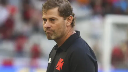 Rafael Paiva durante confronto contra o Athletico-PR no Brasileirão de 2024.