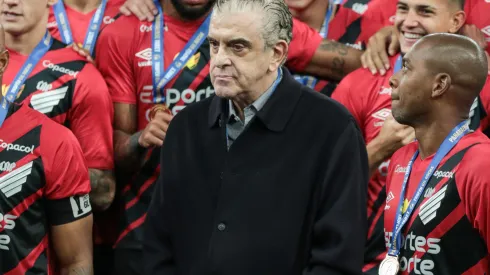 Petraglia durante comemoração do título do Campeonato Paranaense de 2024.