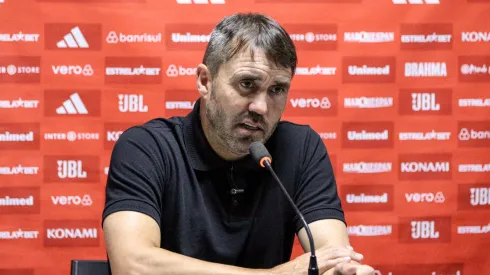 Coudet entra na mira de clube brasileiro após deixar o Internacional (Foto: Robson Mafra/AGIF)