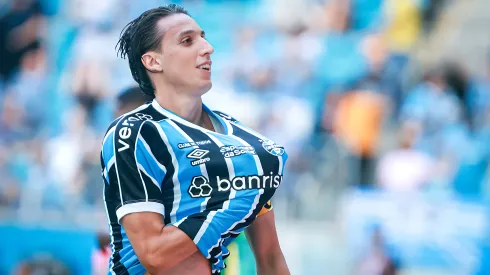 Pedro Geromel jogador do Grêmio comemora seu gol durante partida contra o Guarany de Bagé no estádio Arena do Grêmio pelo campeonato Gaúcho 2024. Zagueiro deve deixar o clube