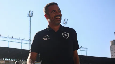 Artur Jorge conta com retorno no Botafogo.