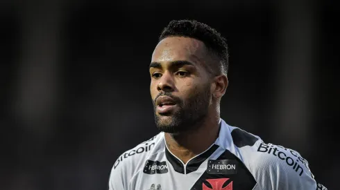 Alex Teixeira jogador do Vasco durante partida contra o Criciuma no estadio Sao Januario pelo campeonato Brasileiro B 2022.