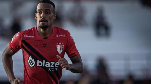 Luiz Felipe, jogador do Atlético-GO.