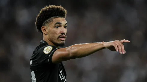 Reunião definirá futuro de Adryelson.