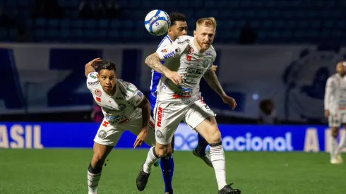 Operário em campo<br />
(Associated Press / Alamy Stock Photo)