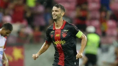 Rafael Thyere comemora gol do Sport durante a partida contra o Juazeirense na Arena de Pernambuco, pela copa do nordeste 2024,
