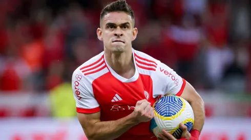 Borre jogador do Internacional comemora seu gol durante partida contra o Atletico-GO no estadio Beira-Rio pelo campeonato Brasileiro A 2024. Centroavante marcou contra o Juventude