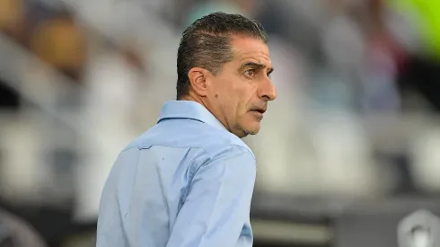 Renato Paiva tecnico do Bahia durante partida contra o Botafogo no estadio Engenhao pelo campeonato Brasileiro A 2023. Técnico pode ter novo destino