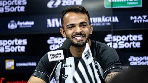 Eric Melo, novo lateral-esquerdo do Ceará durante sua apresentação