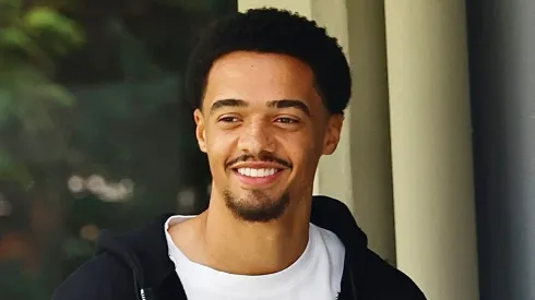 Lewis está servindo a seleção da Irlanda do Norte - Foto: Rubens Chiri / São Paulo FC.