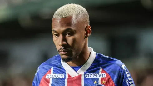 Ademir manda a real no Bahia.