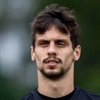 Rodrigo Caio e veteranos são \'descartados\' no Grêmio em declaração de Pedro Ernesto: \'Fora\'