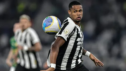 Dirigente de clube revela interesse em Júnior Santos e bastidores da negociação (Foto: Thiago Ribeiro/AGIF)