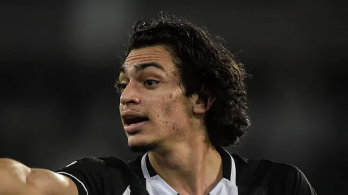 Matheus Nascimento deve retornar à disposição do Botafogo no Brasileirão.