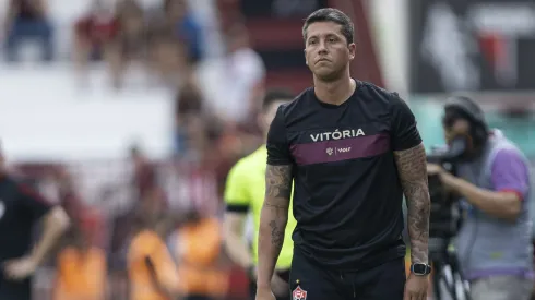 Carpini ganhar problema no Vitória (Foto: Heber Gomes/AGIF)