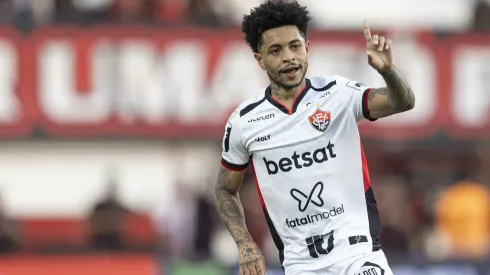 Matheuzinho, jogador do Vitória, durante partida contra o Atletico-GO no Antonio Accioly, pelo Campeonato Brasileiro.