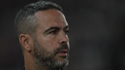 RJ - RIO DE JANEIRO - 31/08/2024 - BRASILEIRO A 2024, BOTAFOGO X FORTALEZA - Artur Jorge tecnico do Botafogo durante partida contra o Fortaleza no estadio Engenhao pelo campeonato Brasileiro A 2024. Foto: Thiago Ribeiro/AGIF