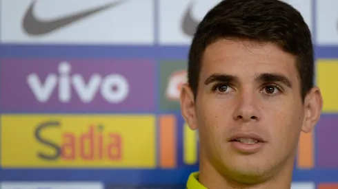 Oscar durante treino da Selecao Brasileira na Granja Comary.