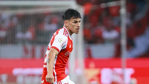 Bernabei jogador do Internacional durante partida contra o Fortaleza no estadio Beira-Rio pelo campeonato Brasileiro A 2024.