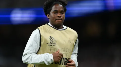 Endrick durante confronto contra o Stuttgart na Liga dos Campeões.