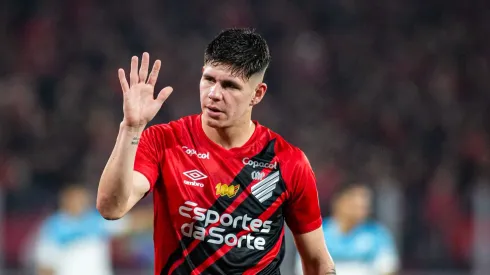 Situação de Zapelli é atualizada no Athletico.