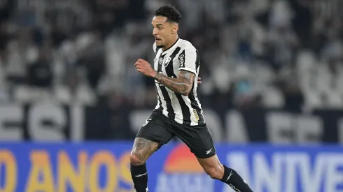 Gregore vem sendo um dos destaques do Botafogo - Foto: Thiago Ribeiro/AGIF