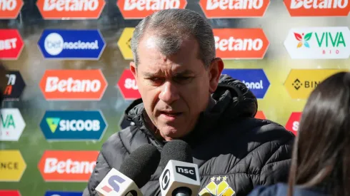 Tencati durante confronto contra o Grêmio no Campeonato Brasileiro de 2024.