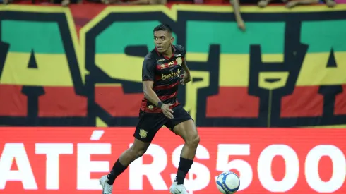 Igor Cariús durante confronto contra o Amazonas na Série B 2024.