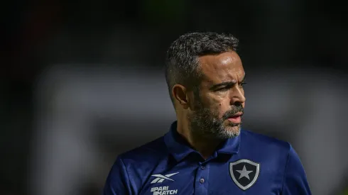 Artur Jorge tecnico do Botafogo durante partida contra o Vasco no estadio Sao Januario pelo campeonato Brasileiro A 2024.