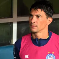 Victor Cuesta \'pipoca\' no Bahia e saída é pedida pela torcida: \'Adeus, muito ruim\'