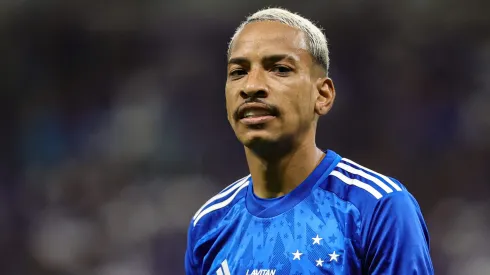 Matheus Pereira, jogador do Cruzeiro, durante partida contra o Corinthians, pelo Campeonato Brasileiro.