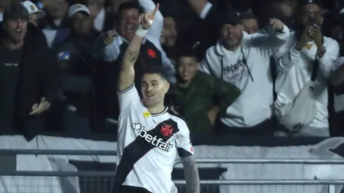 RIO DE JANEIRO, BRAZIL - AUGUST 26: Pablo Vegetti of Vasco da Gama celebrates after scoring the second goal of his team during the match between Vasco da Gama and Athletico Paranaense as part of Brasileirao 2024 at Sao Januario Stadium on August 26, 2024 in Rio de Janeiro, Brazil. (Photo by Wagner Meier/Getty Images)