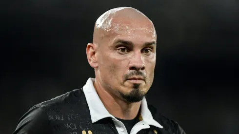 Maicon foi titular contra o Galo.