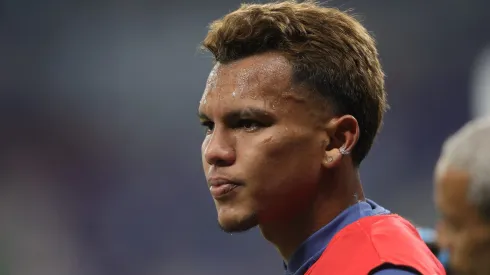 Gabriel Veron jogador do Cruzeiro durante aquecimento antes da partida contra o Libertad no estadio Mineirao pelo campeonato Copa Sul-Americana 2024.