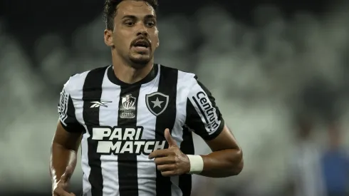 Eduardo atuando pelo Botafogo em 2024