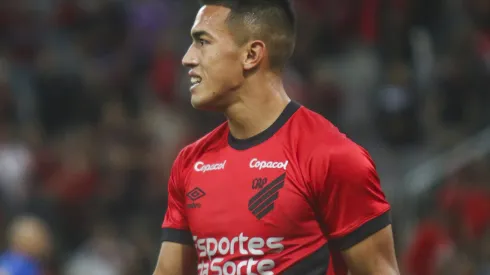 Cuello durante confronto contra o Operário no Campeonato Paranaense de 2024.