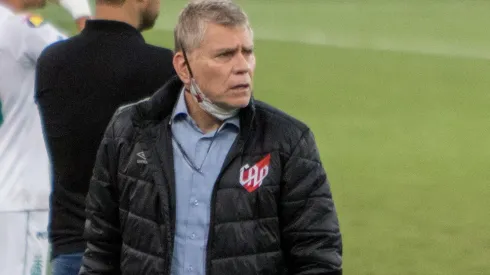 Paulo Autuori, diretor do Athletico-PR, durante partida na Ligga Arena, em 2021.