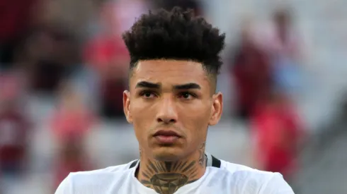 Igor Jesus é elogiado por Artur Jorge (Foto: Robson Mafra/AGIF)