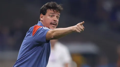 Diniz aprova e Cruzeiro quer fechar com volante do Athletico (Foto: Gilson Lobo/AGIF)