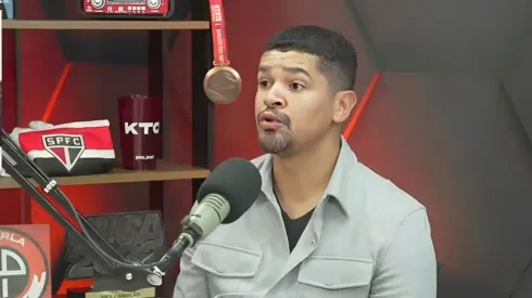 Denílson durante participação no Charla Podcast. Foto: Reprodução Charla Podcast