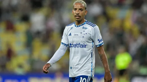 Matheus Pereira durante confronto contra o Fluminense no Brasileirão 2024.